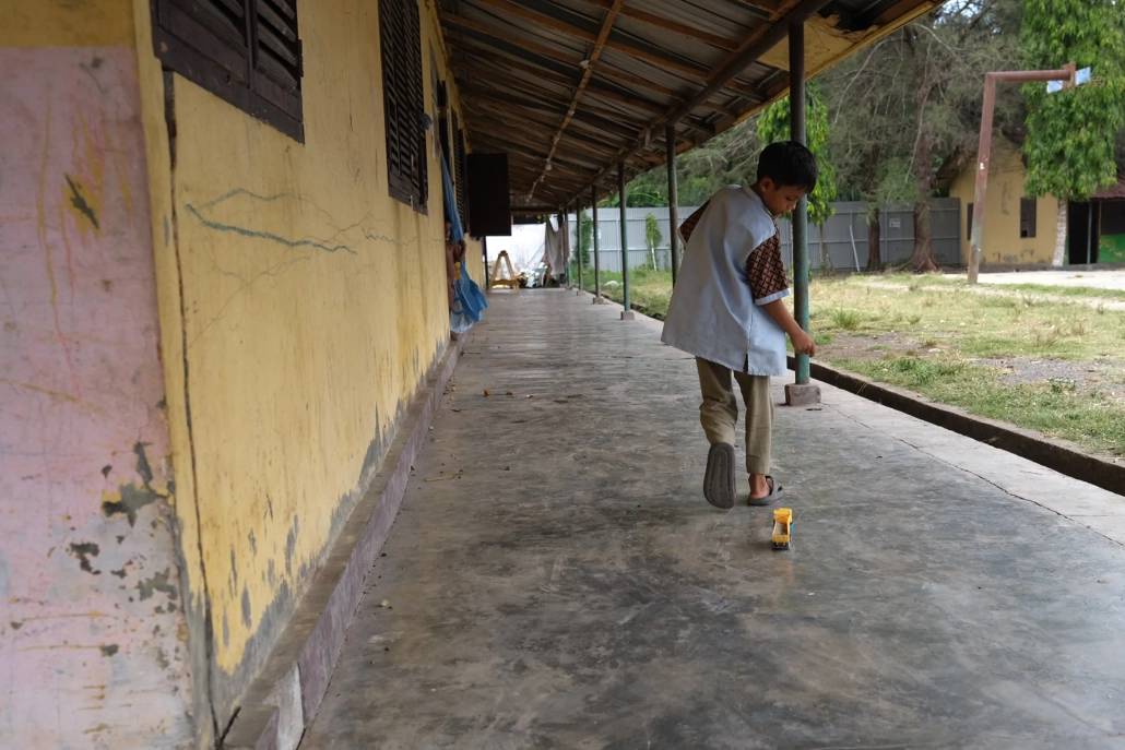 The children receive informal lessons while at the shelter but there are barriers which make it difficult to enrol in local schools. [Jessica Washington/Al Jazeera]